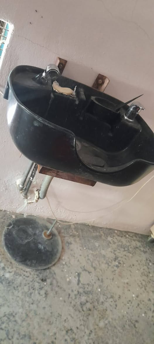ديكور كامل مع مري250
مغسله35
ديالى


**إذا كنت صاحب هذا الإعلان وتريد حذفه لأي سبب، رجاءا أرسل رسالة إلى الدعم الفني**