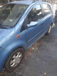 عندي سيارة شيراي اي وان للبيع 35ورقه وبيها مجال مكاني كرادة داخل 07702...