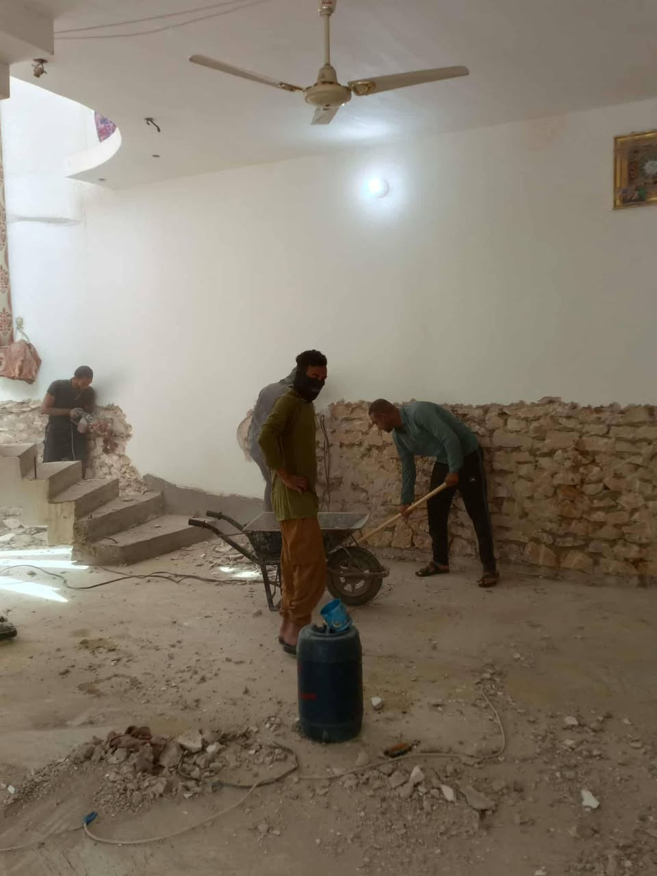 السلام عليكم /كادر عمل جاهز تصعيد مواد +تنضيف بيوت حدائق+ تفليش+ دفن نهري +نقل اثاث//معداتنه جاهزه
وسياره تجيك للبيت ماعليك بس الاتصال بالرقم ***********
