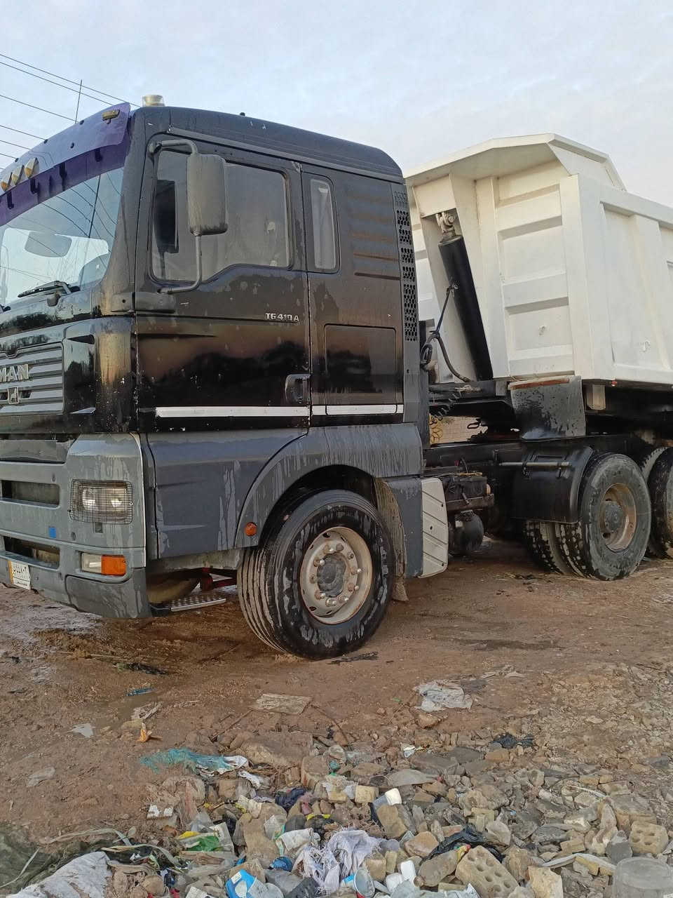 السلام عليكم مان تيكا للبيع 410 ميكانيك مكفول مربوطة 4محاور عربانة ماموت مجموعة  سبرنك شاصي مكفول بم ونوزل كير قمجي العنوان بغداد المعامل السياحي ***********
