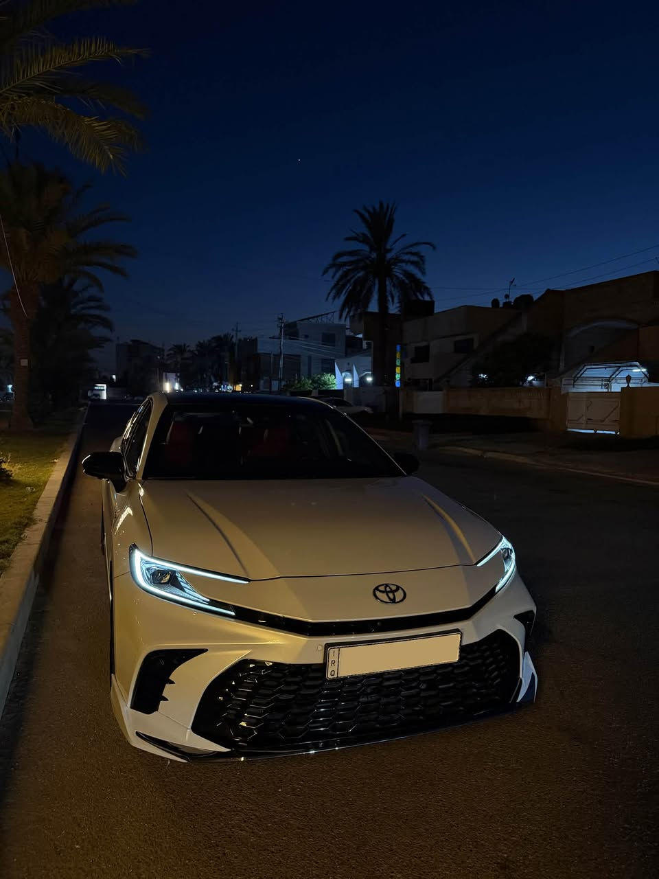 السلام عليكم 
كامري 2025 شكل S صيني 
رقم بغداد بأسمي تحويل ثاني يوم 
مكينة 2.0 هايبرد
مغلفة PPF بلكامل 
ماشية 20 الف كيلومتر ( قابل للزيادة ) 
فول مواصفات 🔝
*  سقف بانوراما 
*  كشنات جلد و مخمل 
*  كشنات كهرباء الاثنين 
* خزن ميموري للسائق
* تبريد و تدفئة كشنات 
* استيرن كهرباء 
* شاشة كبيرة 
* انارة داخلية بلادي متغيرة اللون 
* كاميرات 360 درجة 
* اربعة انظمة قيادة 
* مثبت سرعة 
* قيادة ذاتية 
* تحديد مسار
* داتو شو 
* رادار امامي خلفي 
* نقطة عمياء بلمري 
* مري شفط 
* اوتو هولد 
* كاميرة داخلية لمراقبة السائق اثناء القيادة 

وبعد بيها هواي مواصفات 
السيارة مكفولة كفالة عامة 
مكان السيارة بغداد الجادرية او السيدية 
للاستفسار واتساب ***********

