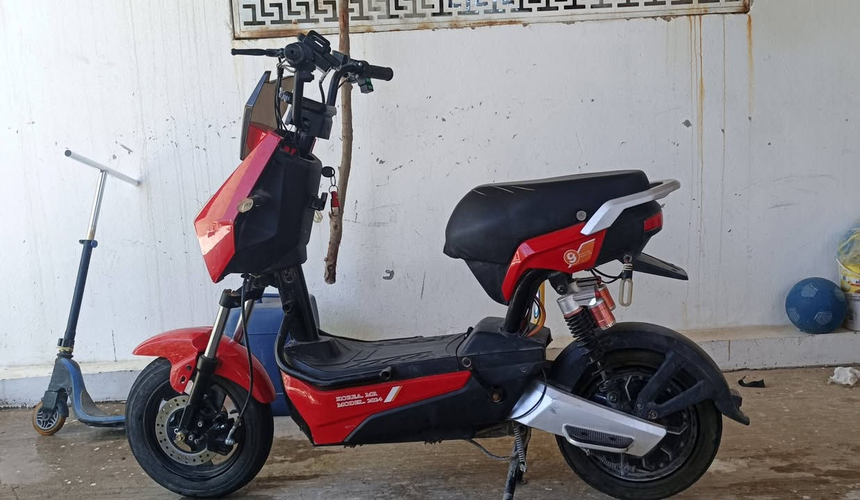 للبيع
ملف 1500 
4 بطاريات كبار 
سرعه 70 حقيقي 
4 سرع+مزود مال سرعه موجود جوه السرع
مبدل سكليتر لان السرع مال سكليتر القديم انكسرن والاشاير وحده كدام مكسوره بس باقيه بمكانه تشتغل ووحده وره هم نفس الحاله وبيه بنجر


**إذا كنت صاحب هذا الإعلان وتريد حذفه لأي سبب، رجاءا أرسل رسالة إلى الدعم الفني**