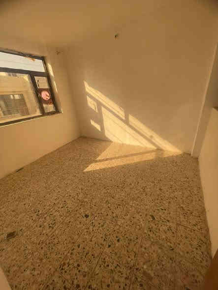 #للايجار_______في_______السيديه

مشتمل مساحه  50 متر

يتكون من

غرفتين نوم مطبخ صاله خدمات صحيه 

#الايجار  650 الف

مربع الضباط

للاستفسار الاتصال على الارقام التاليه

***********

***********
