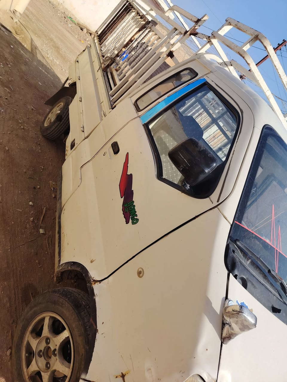 عموشه للبيع نضيفه محرك جديد هذا رقم هاتف ***********
