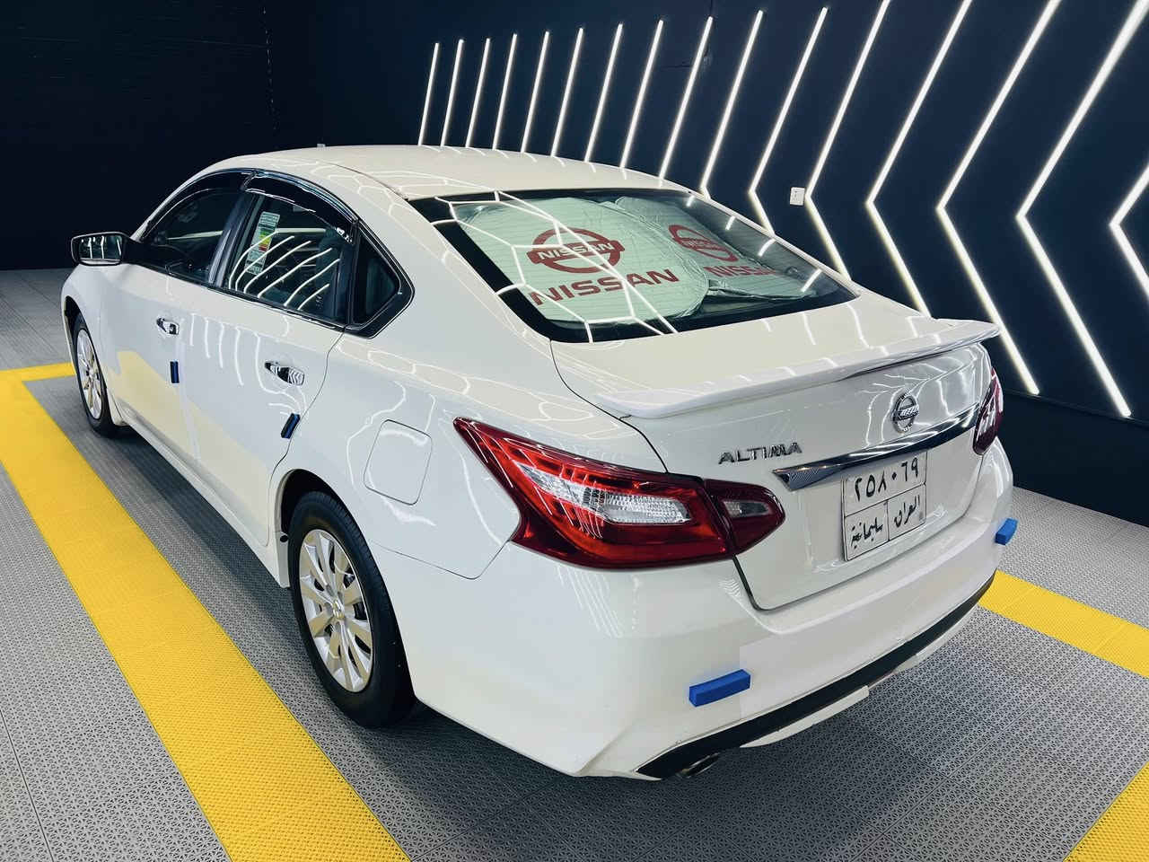 سلام عليكم تحيه طيبه لجميع المتابعين 🌹
من رخصه الادمنيه المحترمين (للبيع فقط )
***********
نيسان التيما وارد امريكي ماشيه (110) Mرقم سليمانيه محرك (2500) موديل 2017 بچم كبس بدون ايرباك مواصفات (S)بيهه ظرر جاملغ خلفي صفحه سكن وشبر من صندوك بدون دواخل كما موضح بسونار شرط التحويل 
المواصفات ~~~~~~~~~~~
كيرو محرك شرط وكفاله 
تدفئه تبريد شغال 
تخم تايرات جديد 
باتري جديد
بصمه ابواب 
بصمه تشغيل 
كامره 
تحكم ستيرن 
كوشن كهرباء 
دواخل اسود 
كوشنات مخمل 
أخوان سياره حلوه وجاهزه من كلشي بدون نواقص واعتذر ماجاوب التعليقات لان ممتواجد علنت الشراي يتصل ويدلل مكان سياره ديالى / خانقين سعرهه .....128 
وبيهه مجال حك جيه اخوكم علي عدنان
