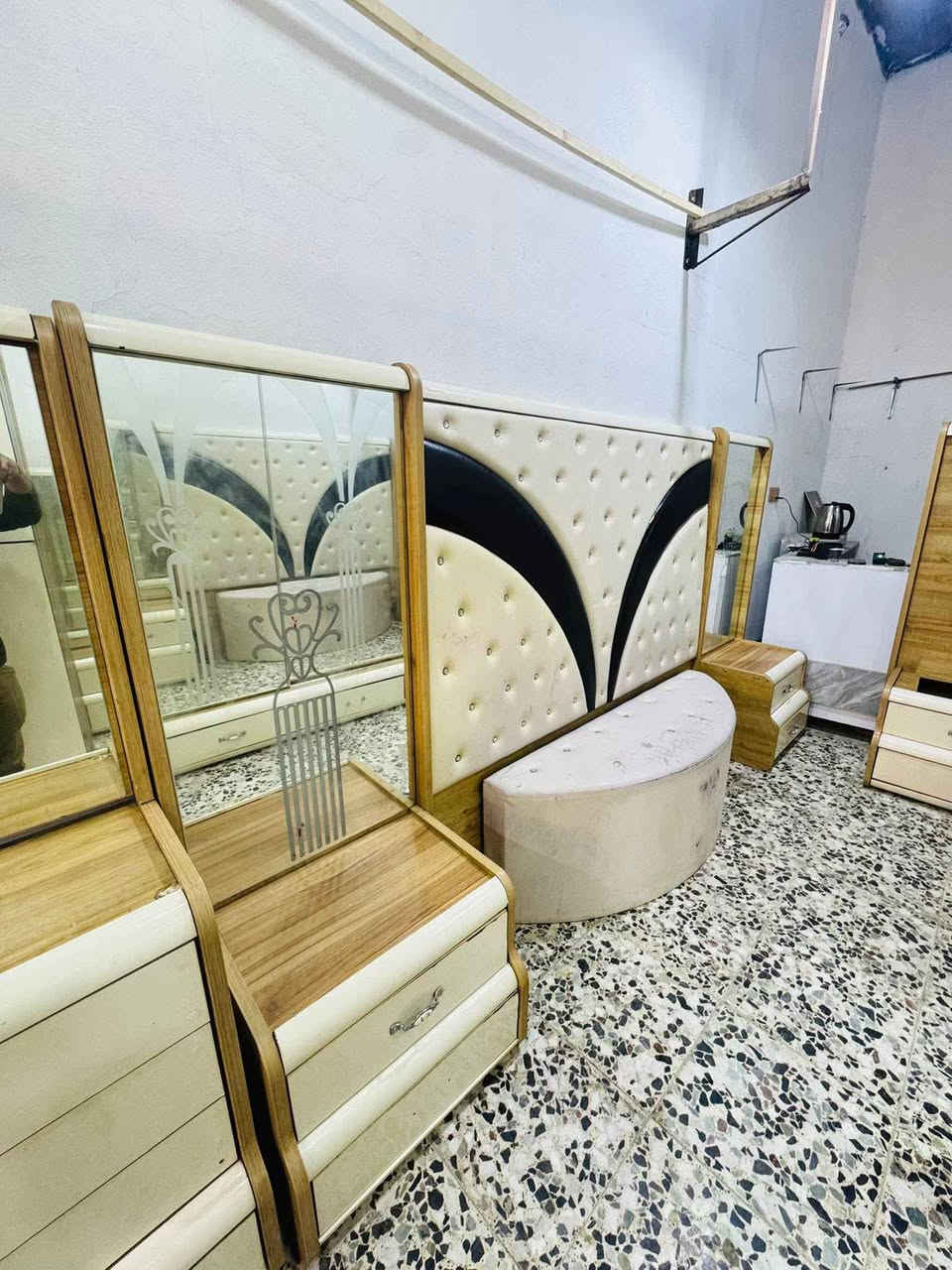 غرفه 12 قطعه ضخمه وحلوه  كلش  ونضافه فول سعرهه مناسب بس 875 الف نجف يالله النجف, العراق


**إذا كنت صاحب هذا الإعلان وتريد حذفه لأي سبب، رجاءا أرسل رسالة إلى الدعم الفني**