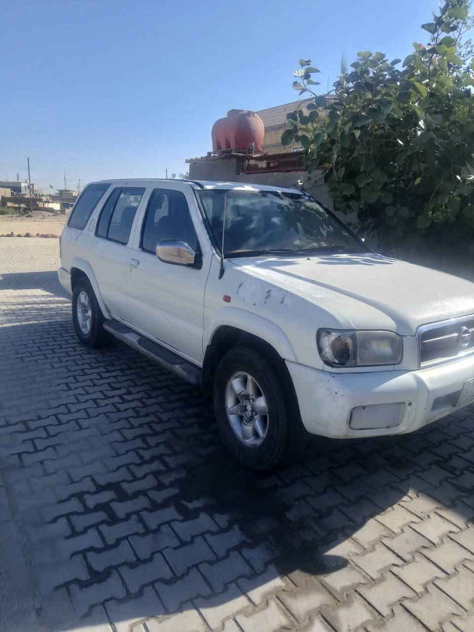 للبيع  سياره بافندر موديل 2005 ياباني مكينه. وكير فيفيتي رقم بصره السعر 65 ورقه رقم الهاتف ***********
