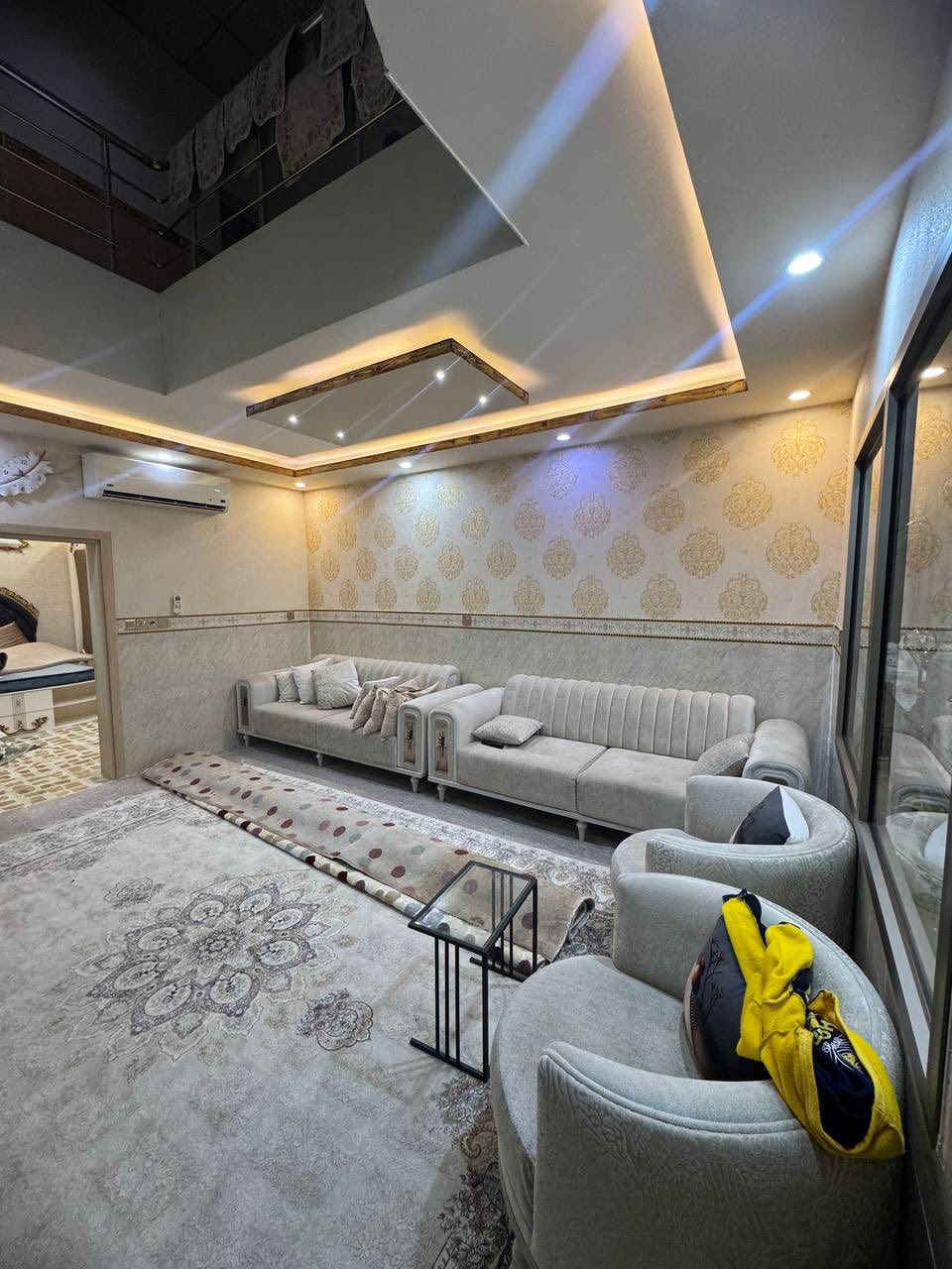 🔹شركة  #ViewVilla  للعقارات 
🔸لدينا عروض تناسبك_رابط القناة بأول تعليق(للعقارات المعروضة داخل أربيل)

للتواصل 📞:***********

➖منزل للإيجار _أربيل هڤالان _قرب سوق المنارة
➖مساحة 100 متر مقابل حديقة وگراج
➖يتكون من 3 غرف نوم _واستقبال بالطابق الثاني
