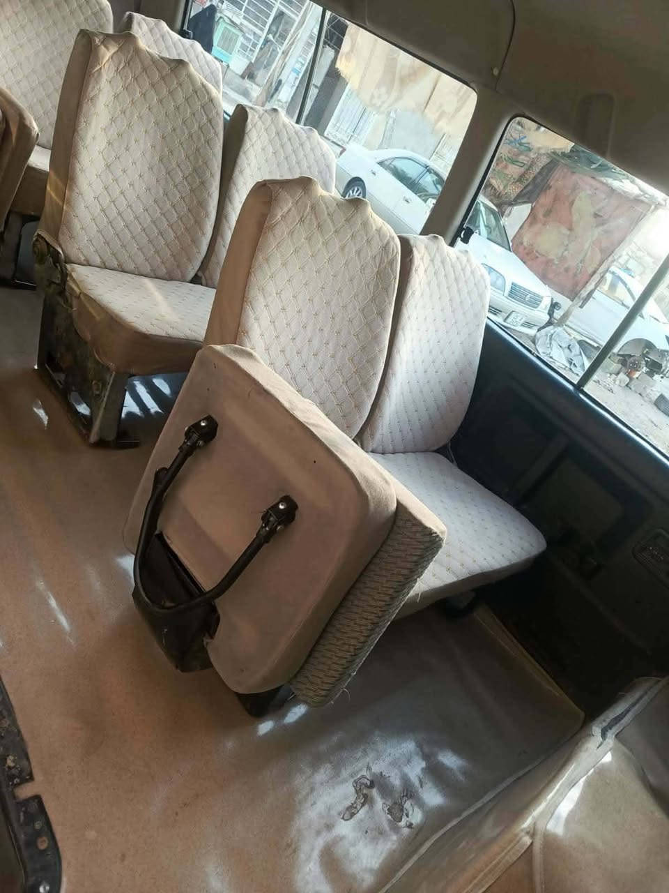 السلام عليكم جنبي ابيع موصليه  موصليه بسم مواطن سياره مصفره هيه وخط وبحث كوفه نجف رقم بابل  مكينه يباني ثري واي كير توني شديته دخم تاير جديد حداديه دوشمه جديده  سياره جاهزه مكاني نجف السعر 40وبيه مجال حك الجيه يولد جماعت 36لا تصل اصلن رقمي ***********
