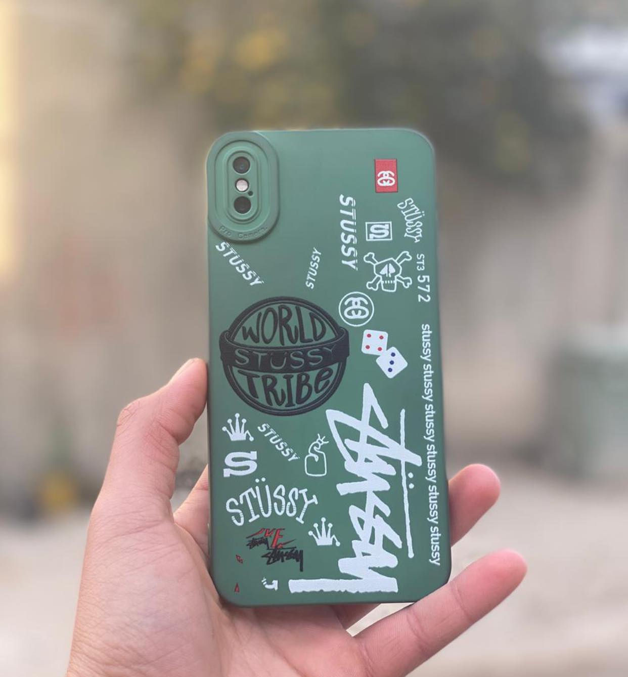 الجهاز نضيف كلش فقط هاذ الكسر الي بل ضهر ذاكره ٢٥٦

مبدل بطاريه من ابل اصليه وفيس ايدي فقط بل تحديث وكفت الجهاز حلو وخير من الله السعر ١٩٠وبي مجال مكاني بابل مجسر الثوره ***********
