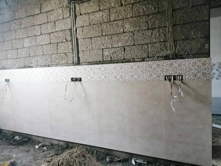 السلام عليكم صفاف متفرغ حاليأ سيراميك جدران بورسلين ارضيات وكوبنات شبابيك وكاشي شرط شغل رقم واحد دقه بالعمل تفاصيل عن العمل الاتصال على الرقم ***********
