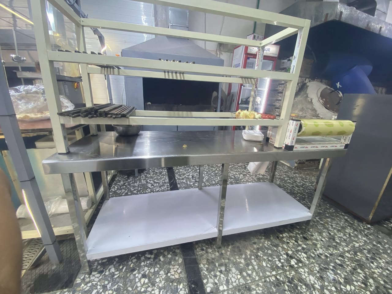 سلام عليكم اغراض مطعم كباب ودجاج للبيع  استعمال قليل ابيعهن كلهن مره وحده ***********
