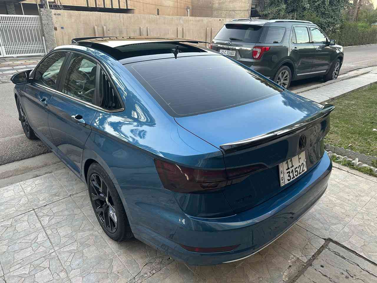 السلام عليكم اخوان 
جيتا ٢٠١٩ 
رقم بغداد الانكليزي الجديد باسمي
 هزه جديده 
فول موصفات 
بصمه  بانوراما  جلد  ردارات جانبيه 
توقف ذاتي  هند بريك بصمه
ويل كب  تحكمات ستيرن 
قياده ذاتيه  لدات وزنون امامي 
لدات خلفي  كامرا  شاشه 
انظمه قياده  تدفئه كشنات 
محرك ١٤٠٠ تيربو جدا اقتصادي 
ماشيه ٤٧ فقط 
كير مكينه صدر تبريد كله كفاله 
السياره بيها صبغ فقط البنيد 
وباب الصدر مبدل اصلي نفس اللون هنا بالعراق 
السعر ١٣٦ماكو هيج سعر جيتا 
بالعافيه على ياخذها 
مكاني بغداد العامريه 
***********
