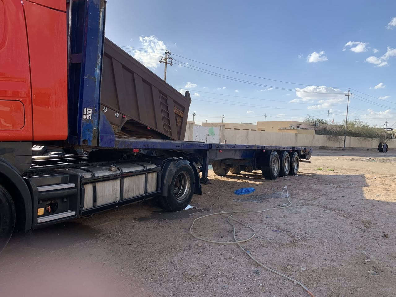 السلام عليكم سكانيا للبيع موديل 2005 راس وعربانه ***********
