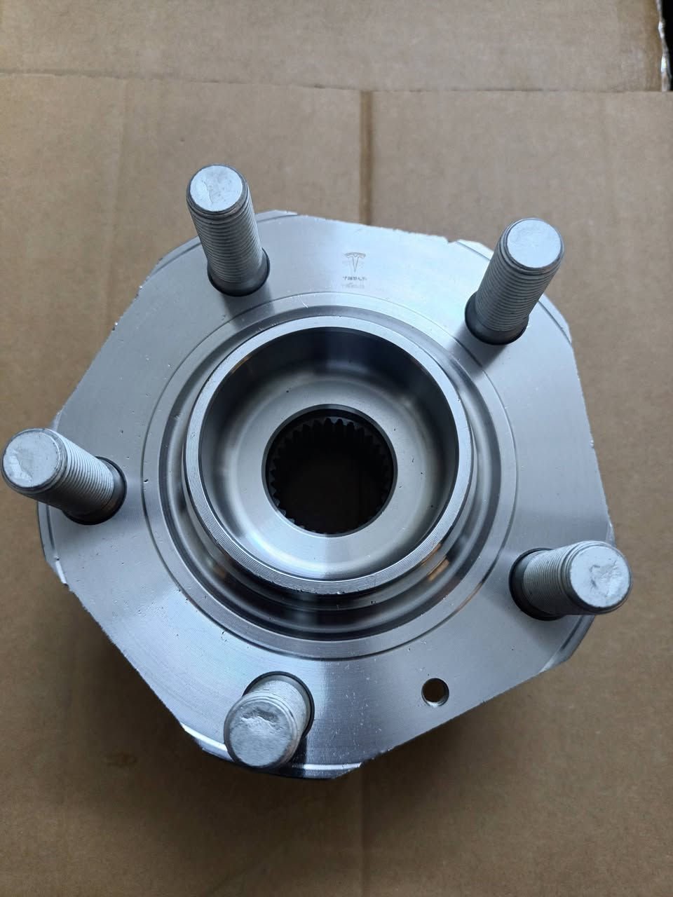 مكتب السند لقطع غيار سيارت تسلا 
بولبرن تسلا دبل ماطور وتك ماطور
***********
