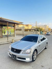 تويوتا كراون ٢٠٠٥ • ١٨٢٠٠٠ كم • زينون