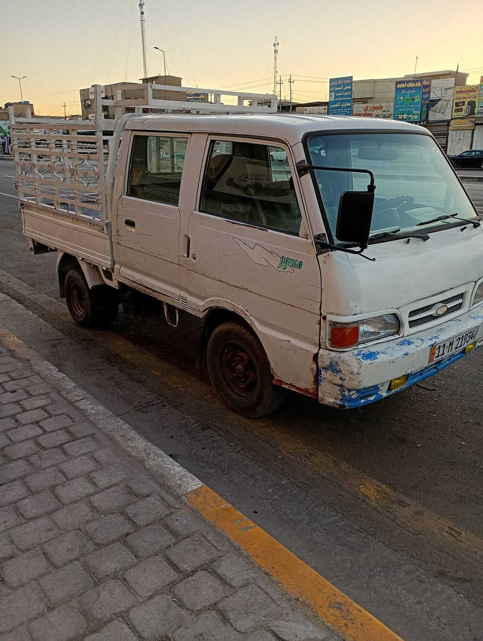 سلام عليكم بنكو دبل قماره للبيع موديل 95 رقم بغداد باسمي مكان بغداد محرك بي تبخير سياره جاهزة سعر 46 وبيها مجال قليل ***********
