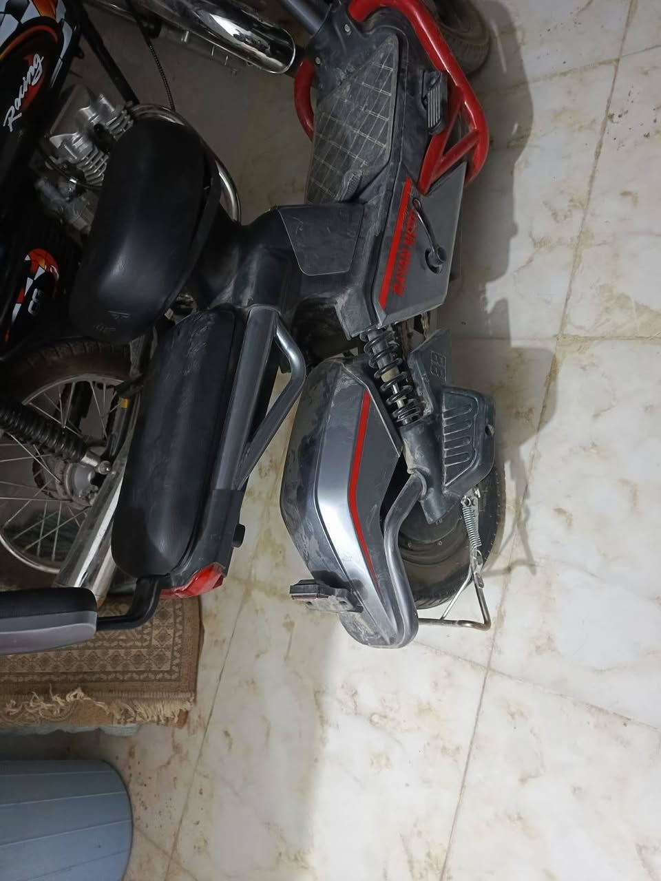 للبيع دراجة كهربائية RAYAN MOTO ⚡🛵
استخدام سبوعين دراجه جديده 
📍الموقع: (الاسكان الصناعي ) 💰السعر: (475) 📩 للاستفسار أو المعاينة، راسلني على الخاص أو اتصل على: (***********).
