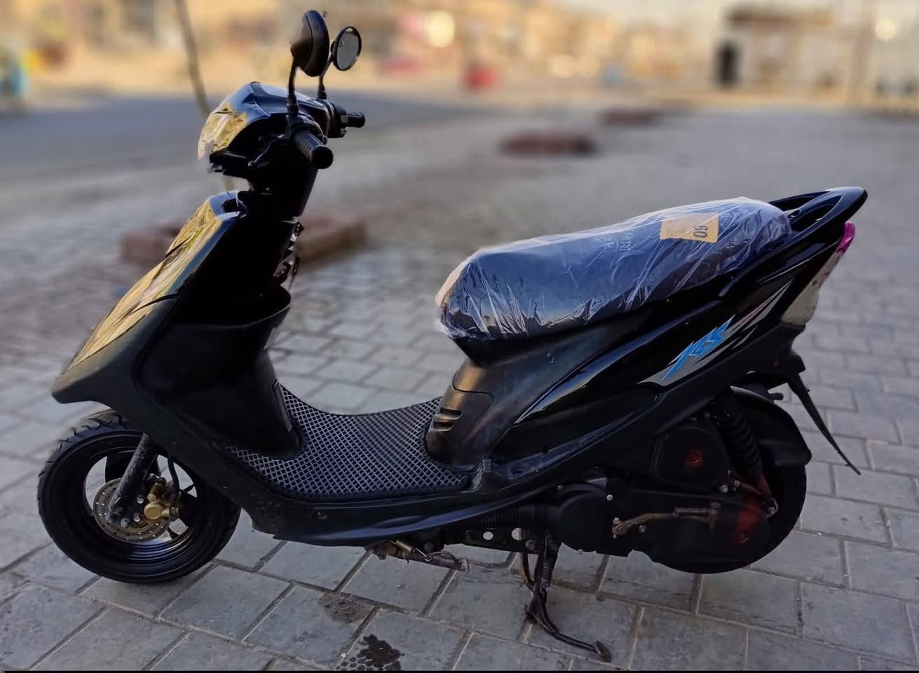 سلام عليكم.... 
دراجة ماكس عدله 🛵 للبيع
دراجة شلعه معدل كهربائيات كلهه شغاله 
دراجة جديده بلاديه 
أي نقص مابيهة
جيب فيتر وتعال افحص
العنوان. بغداد الدوره ابو دشير ***********
