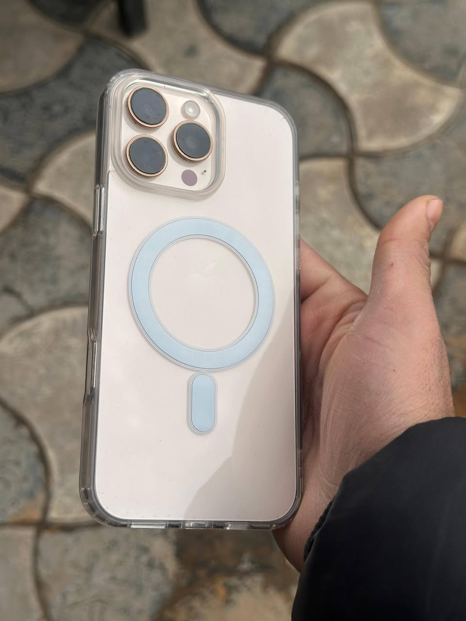 ايفون 16 pro max مكفول من كل شي جديد جديد ملحقات كامله بطاريه 94 ذاكره 256 السعر 1350
***********مكاني النجف
