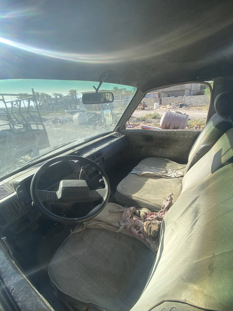 كيا بستا 1993
رقم بصرة
سياره بأسمي
كير ومحرك نضيفات 
سياره ماتحب العطل
السعر (22)وبيها مجال بسيط
وذا عندك مراوس مومشكله
الرقم ***********
موجود واتساب
