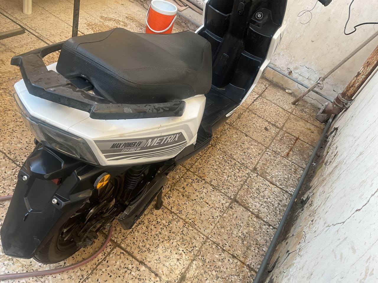 سلام عليكم دراجه ماتركس موديل ٢٠٢٥ جاهزه من كلشي بطاريات نضاف كلش جاهزه وجديده ع آخر شي كل نقص مابيه اشتري هورن بك لايت كهربائيات كلله شغاله فول نضافه كفراته نضيفه كلللش وجديده ملف (٣ألاف) سرعة دراجه ٩٠ بدون اي نقص مري جانبي اصلي وياها وشاحنه مكان دراجة بغداد الاعظميه سبخ ابكار مقابل وقف سيفه كلش سعر دراجه ٦٧٥ وبيه مجال مستعجل كلش شرط نضافه والفحص وهذا رقم هاتف (***********) دراجه ٦ باتري كبير

سعر تنافسي 🔥
