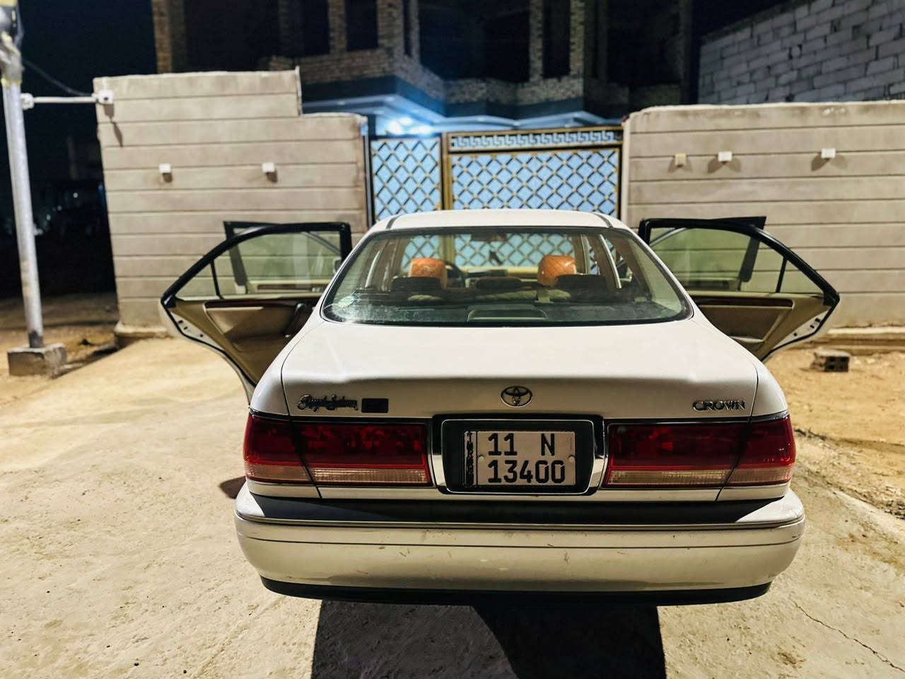 سلام للبيع تيوتا كراون (ملكه) كارتون
موديل 2000
رقم بغداد دولي مميز 
كفاله عامه من كلشي
كرستال
فيفيتي 2500
محورها غاز  غاز 
تحويره نجف فوك وجوه 
دشبول عارف العيساوي 
تحويرت فاضل عيدان
تبريد ثلج
شاشه 
اشاير مري 
شفط مري 
هيتر مري 
 برده خلفيه 
حجر بيئه 
ويل حصيره
السعر 155 وبيها مجال للطيبين 
رقم الهاتف ***********
