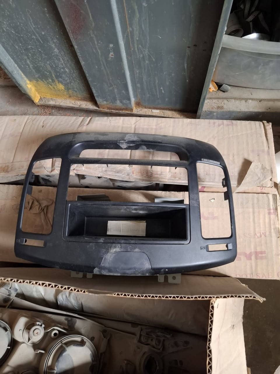 زوج مازدات مستعمل مال النترا ٢٠٠٩ واطار مسجل اصلي وراديو وسيدي بلوتوث ويو اس بي نضيف جدا نضافته ٩٠% وثلاجه جويتر نضيفه كلش وكامره اماميه تكعد بلعلامه جديده مامستعمله كلهن ب ٧٥ الف مكاني البياع***********
