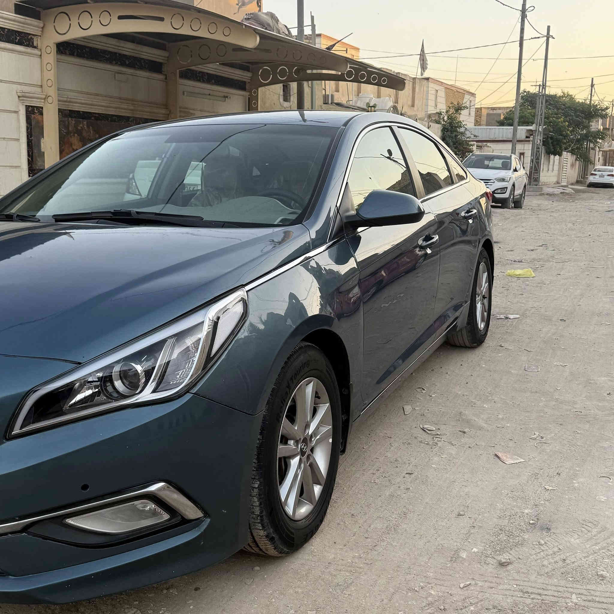 سوناته مديل ١٧ سياره كشرها حلو لا شخوط ولا تكشير ولا جراد مكينه وكير مكفولات تحكم ستيرن جهتين ثلاث وضعيات قياده سبور ويكو وعادي شاشه جبيره بلاديه وكامره دواره غرفتها نضيفه كلش لايت زنون وكشفات زنون  تبريد ثلج تايرات وباتري جدد سياره مسويلها نانو سيراميك اصلي حداديه جديده صارلي يومين من سويتها 

السعر 122 

***********
