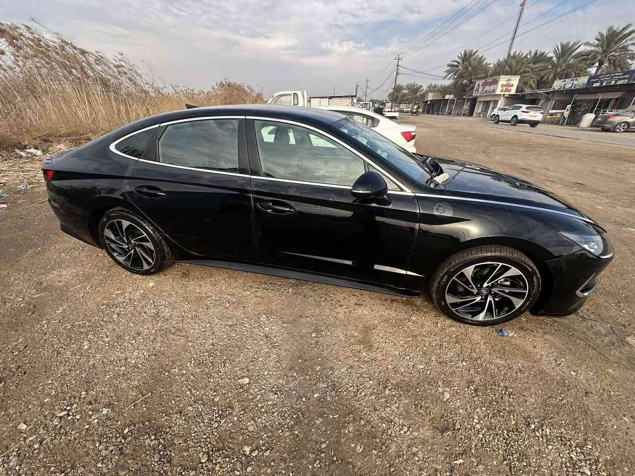 اقرأ التفاصيل كامله
***********

السلام عليكم ***********

سوناتا 223وارد امريكي سياره جديده مكينه 2500وكير وحداديه وتبريد كفاله  مواصفات  عاديه رادارات امامي خلفي +لد نهاري +تحكم ستيرن جهتين +كامره خلفيه  سياره معوقين اكرر معوقين سنويه 2030سياره  حادثها جاملغ امامي فقط. بدون دواخل بدون ايرباكه مكفوله كفاله عامه مكان بغداد محموديه سعر ١٦٥وبيها مجال قليل
