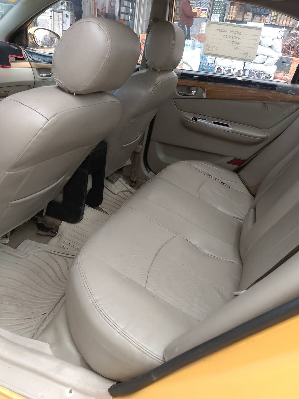 سلام عليكم
ليفان 2010
محرك نظيف /شركه
كير عادي نظيف /شركه
سنويه/2030
هيئه غرامات صفر 
كابون/ماستر
سعر 35بي مجال
واتساب /***********
