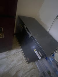 مجمده حجم كبير تجميدها يخبل ماخذها جديده استخدام قليل بعده النايلون ما...