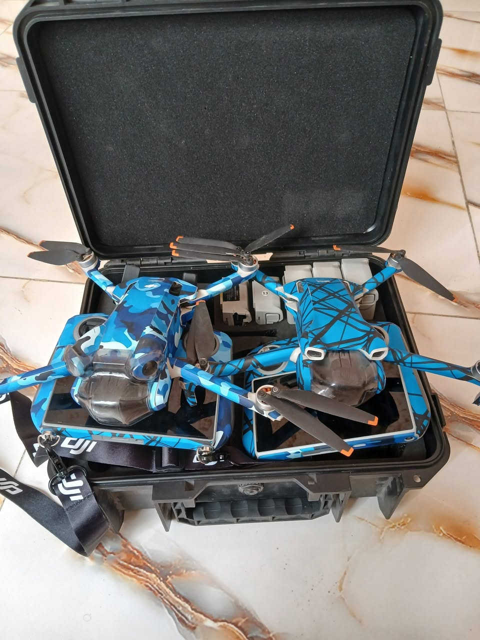 مني فور بروو مع حقيبه مدرعه 
مني  ثري العادي 
بطاريه اير ٢ اس الاصليه 
جوستك عادي 
الأسعار خاص او الإتصال برقم ***********6
توصيل حله النجف كربلا فقط
