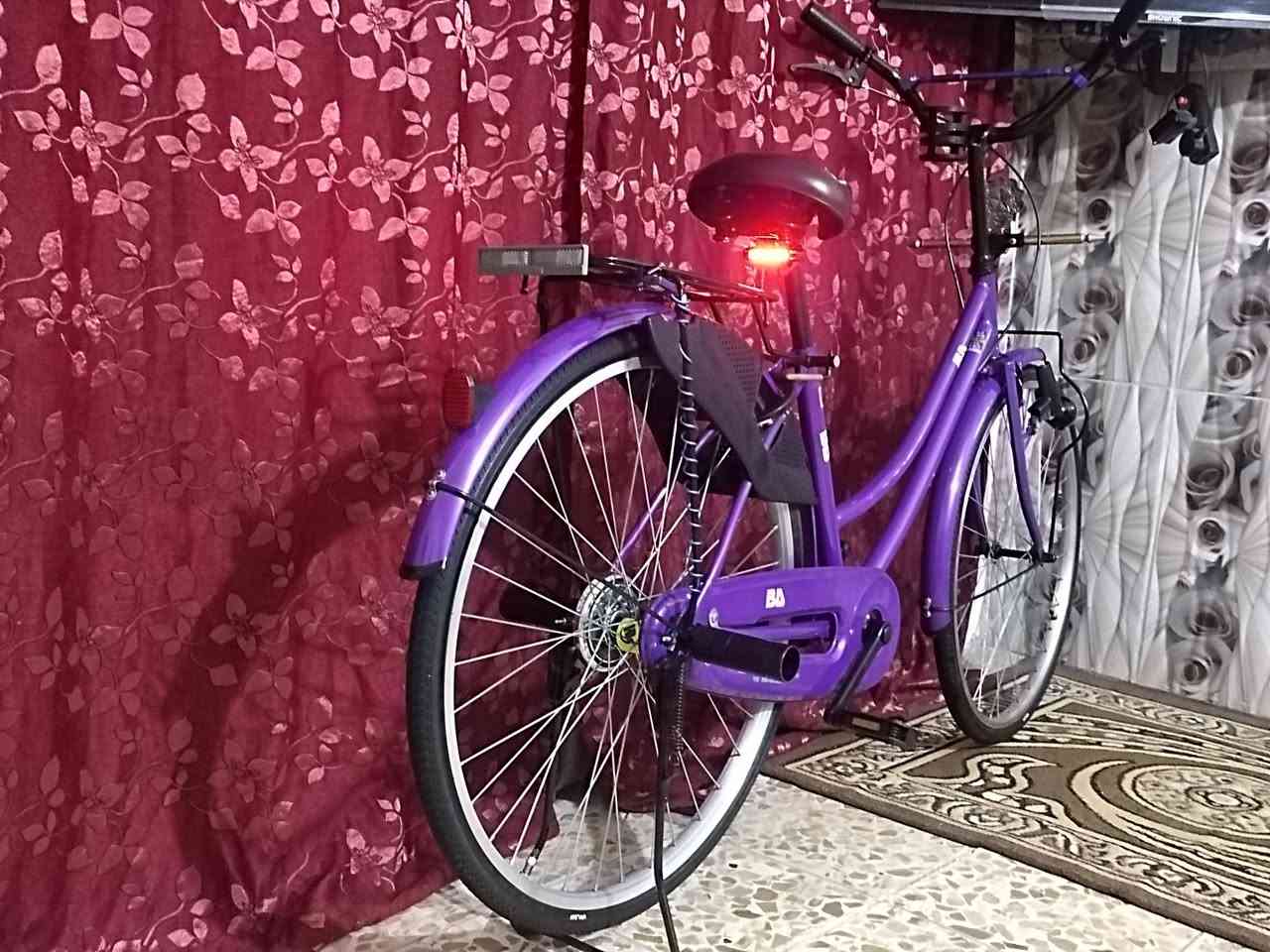 بيسكلا للبيع بناتي سوبر شركه BD
موديل 21 شهر 6
دسك 90
تايرات جدد
حجم 26
لايت بريكات كلها شغاله
هوه والاغراض 150سعر
بيسكلا نضيف كلش  مكاني بغداد الشعب الموشراي لايعلق هذا رقمي ***********وتساب
