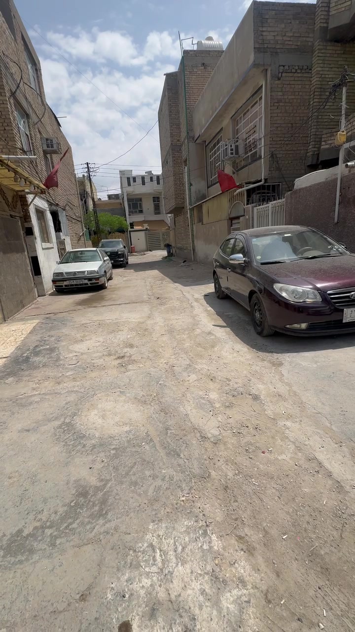 بيت للبيع / طابو ملك صرف

الموقع الشعب نهاية الفورتات مجاور مستشفى الزهراء الاهلي 



المساحه79متر  واجهه 3.5 نزال 22.5



 بناء 2017



البيت مدخل واحد +طابق واحد 



-الطابق الاول / طرمه +حمام خارجي + استقبال + غرفة +مطبخ + حمام+ترك



-الطابق الثاني/ يحتاج اله بناء ١٠ سوف طابوق يكمل +بيتونه كامله 



الُبيت داخل فرع مغلق مرتب من كل نواحي 



 شارع عريض 10



للاستفسار الاتصال على رقم هاتف ***********



السعر 90 مليون قابل للتفاوض