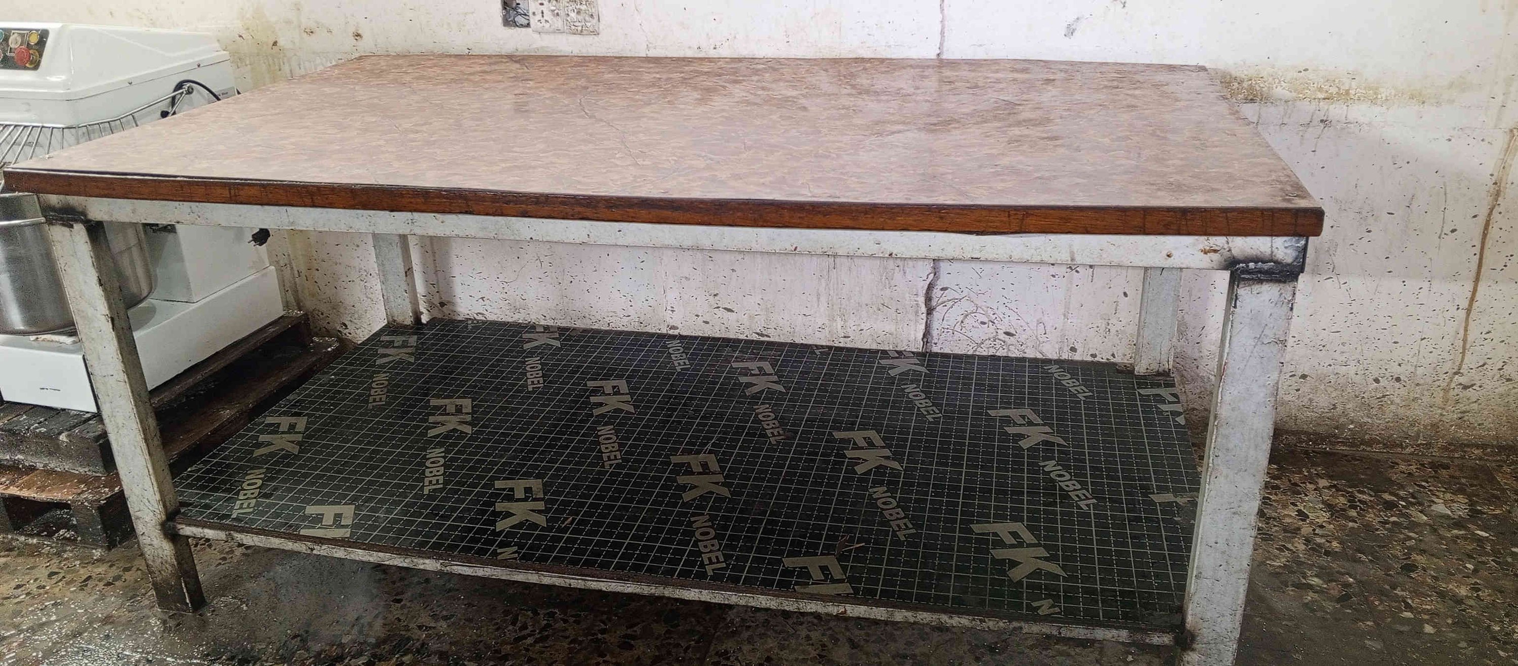 للبيع مكاني بغداد الشعله الي شراي يتصل هذا رقمي ***********
