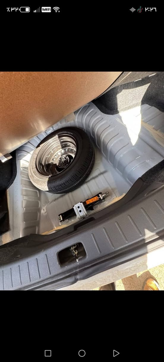 السلام عليكم نيسان صني شباك جديد موديل ٢٤ ماشية ٢٠ الف كفالة عامة من الصبغ التبديل موظف ما مشتغل تكسي بيها رقم الهاتف *********** السعر ١٢٥ وبيها مجال
