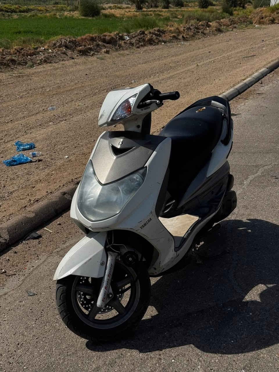 السلام عليكم من رخصة الادمن دراجه سكنس فحل كوري نوزل الدراجه نضيفه بيها نقص الشاشه محروكه اول ما جبتها و البك لايت بس البلاستك مالته يتبدل ب 12 الف الدراجه ناعمه و مكينتها صافيه للاستفسار التواصل على الخاص او على الرقم ***********
