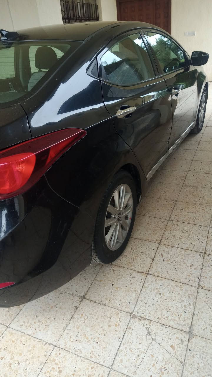 السلام عليكم النترا موديل 16امريكي مكفولة من الصبغ عده الجاملغ اليمن فقط حادث امريكا بدون دواخل كير محرك كفاله السنويه 28 دواخل حلوه صدر جديد عده مشط لستيرن العنوان بغداد الشرطه 5 قرب جامع الكبيسي شارع المدارس اي ستفسار على صاحب السياره رقم الهاتف *********** إني مكلف بانشر اتصلوا على هذا الرقم
