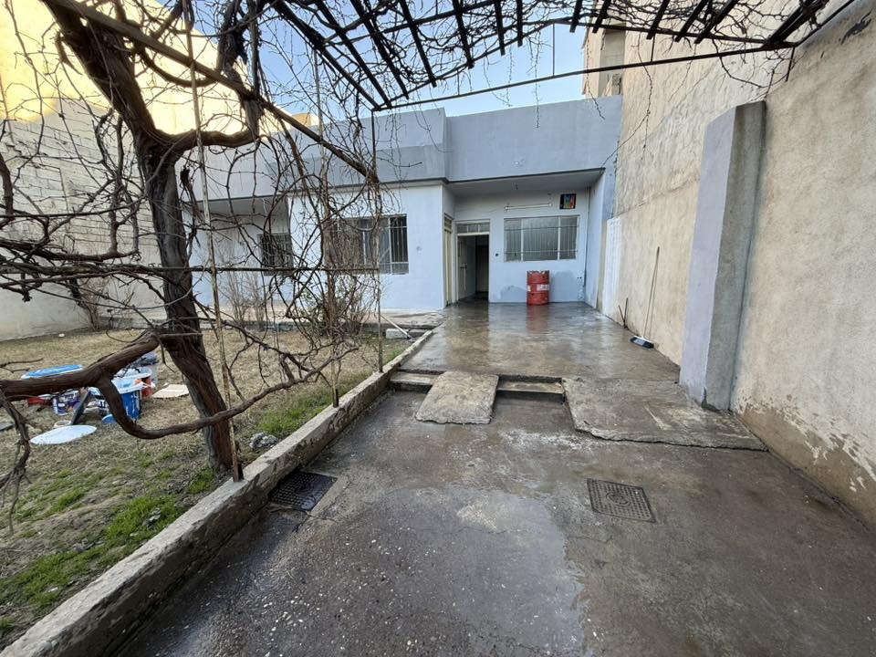 السلام عليكم بيت للإيجار حي الإخاء بالقرب من جامع الله اكبر مقابل جامع الكرم
للاستفسار اكثر اتصل على الارقام 
***********
***********
