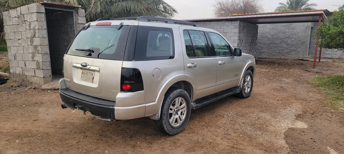 فورد اكسبلور ٢٠٠٧ رقم بغداد مشروع وطني تحويل مباشر كير مكينه جدد حداديه جديده تبريد ثلج تدفئه شغاله شاشه كامره خلفيه لبيع او المراوس عنواني غرب سجن ابي غريب السعر ١٠٠ رقمي ***********
