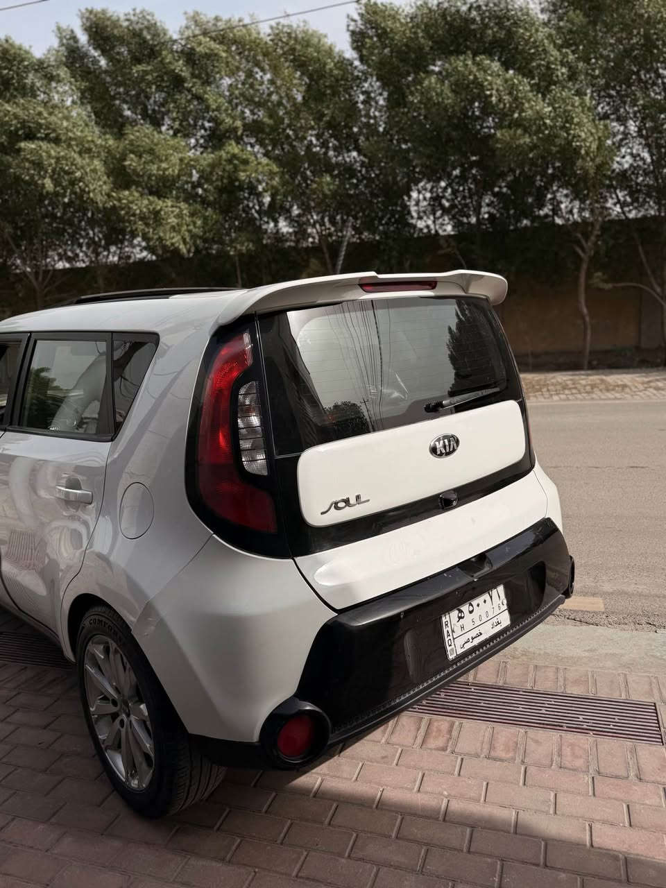 السلام عليكم صول ٢٠١٥ امركيه حادث جاملغ وبنيد رقم بغداد فول مواصفات ماشيه ٩٥ الف مواصفات 
⚫️ بصمه شتغيل 
⚫️ بصمه ابواب 
⚫️ فتحت سقف ( بنراما ) 
 ⚫️ كشن كهرباء
⚫️ تدفى + تبريد كشنات 
محرك ٢٠٠٠ GDi وباقي المواصفات المعروفه 
السعر ١٠٨ وبيه مجال شي بسيط مكان السياره بغداد الاعظميه *********** 1️⃣ بغداد, العراق
