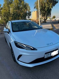 بي واي دي سيل ٥ موديل ٢٠٢٥   ويل كروم   السيارة بحالة الزيرو ماشية فقط...
