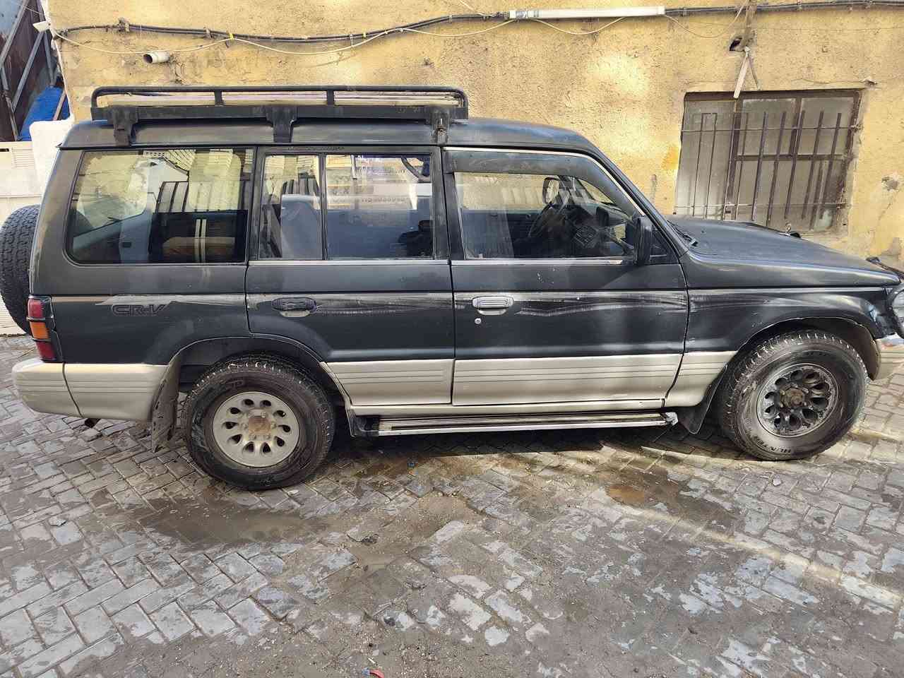 السلام عليكم 
متسوبيشي باجيرو قبور موديل 93
رقم الماني بغداد سنويه نهاية 2027
محرك بطه 2 ونص ديلكو گير اوتوماتيك 
محرك وگير مكفولات الصدر نص عمر الگشر بلادي 
مكان السيارة بغداد مدينة الصدر
السعر 48 وبيها مجال بسيط للشراي
***********
