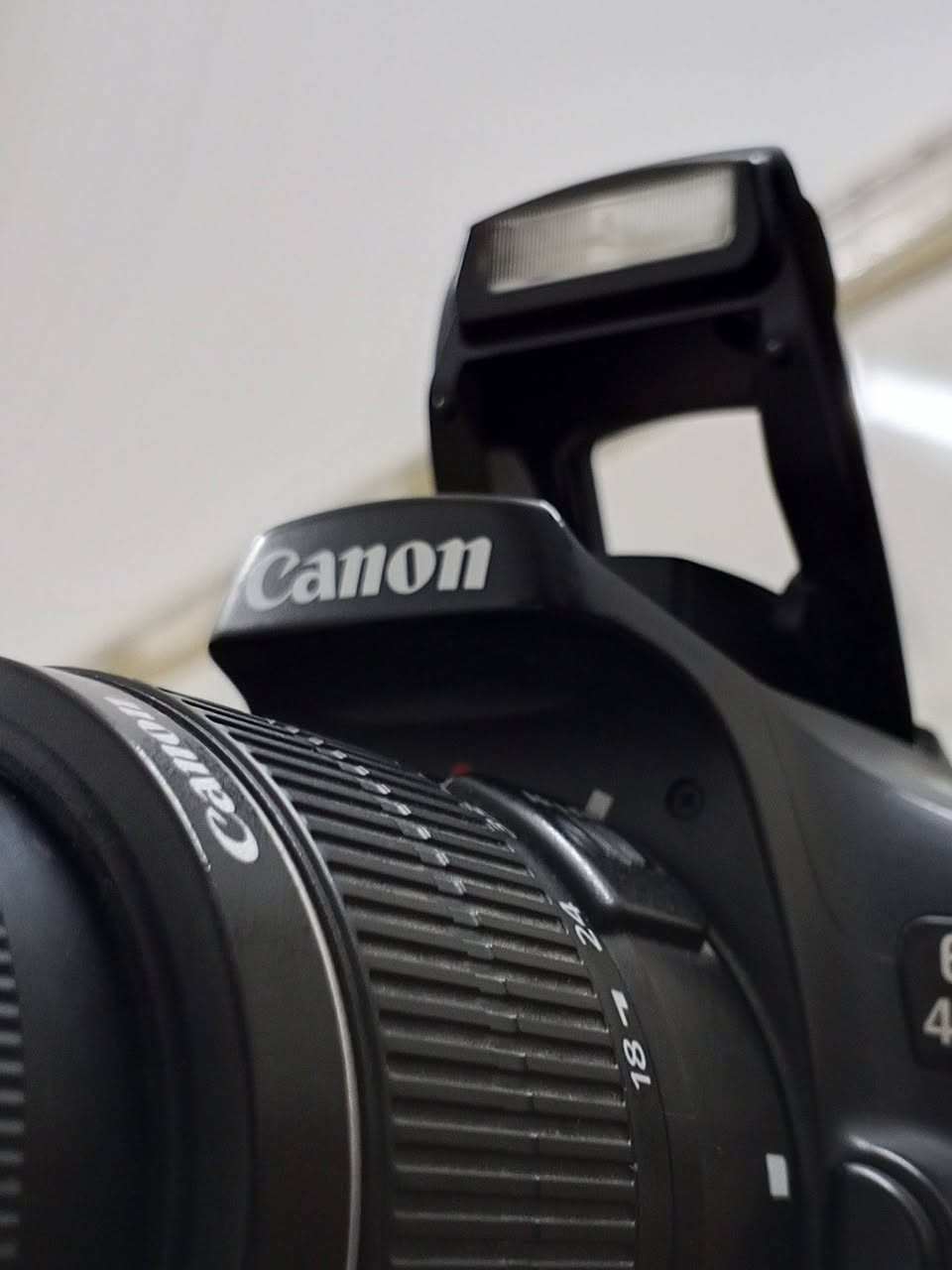 ‏📷 Canon EOS 4000D 
‏📷الشتر: 7 آلاف صورة فقط قابل للفحص  
‏🟢العدسة: 18-55 الأصلية نظيفة 100% بدون غبار أو خدوش  
‏🛑الملحقات: بطارية + شاحن + حزام + كارتونة  
‏🟣تصور صور  ميكا + فيديو   
‏📷مناسبة للمبتدئين والتصوير العائلي ومحرم  
‏🛑السعر: مناسب جدا 
‏🟢مكاني: بغداد - مدينة الصدر، الفحص قبل الشراء  
‏
‏☎️واتساب: ***********
