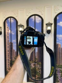للبيع كاميرا Nikon D5300 بحالة ممتازة، الكاميرا غنية عن التعريف وأدائه...
