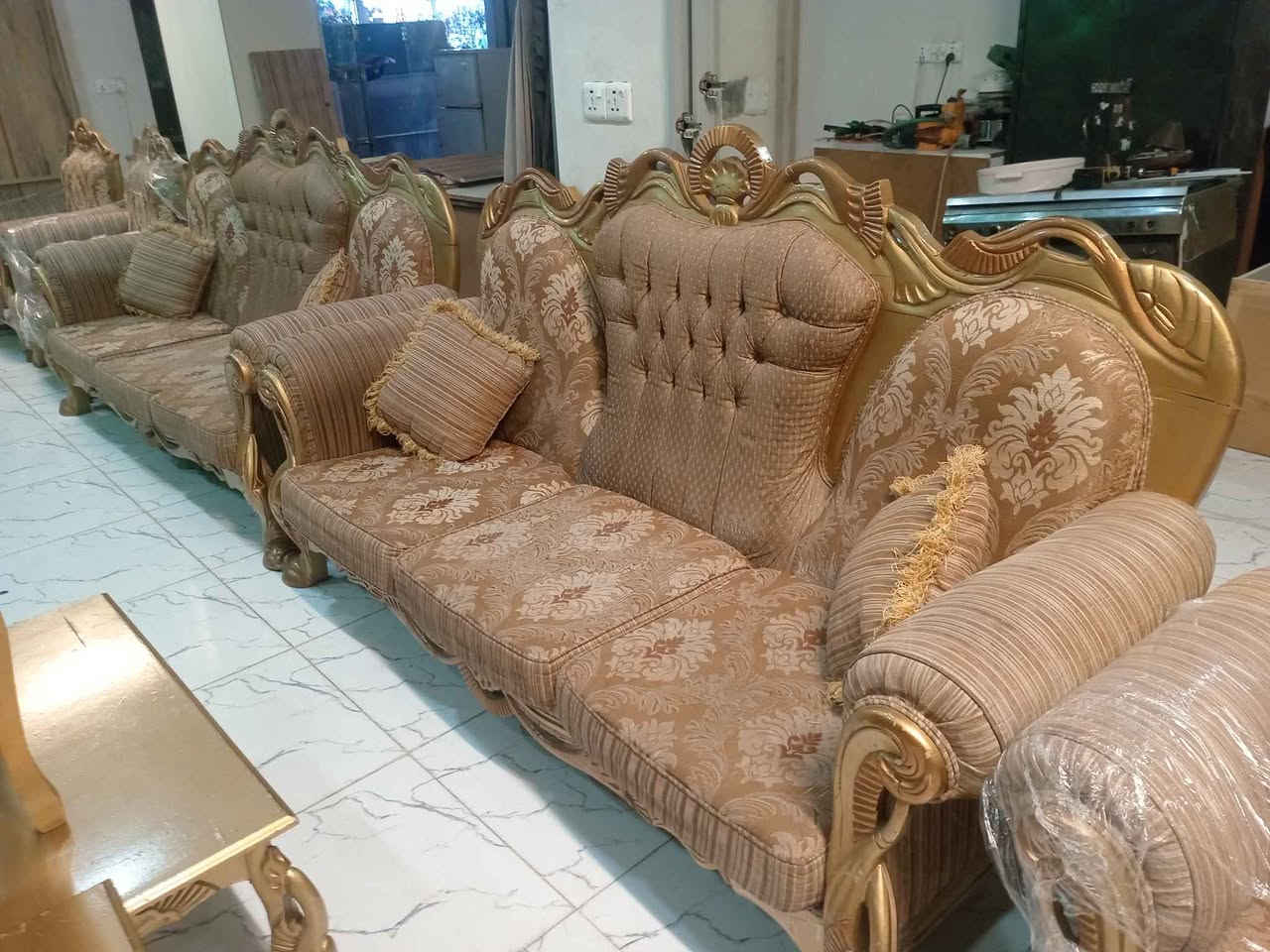 تخم رئاسي اخو الجديد مع طبلاته اربع قطع طبلاته والتخم ست قطع كركوك, العراق


**إذا كنت صاحب هذا الإعلان وتريد حذفه لأي سبب، رجاءا أرسل رسالة إلى الدعم الفني**