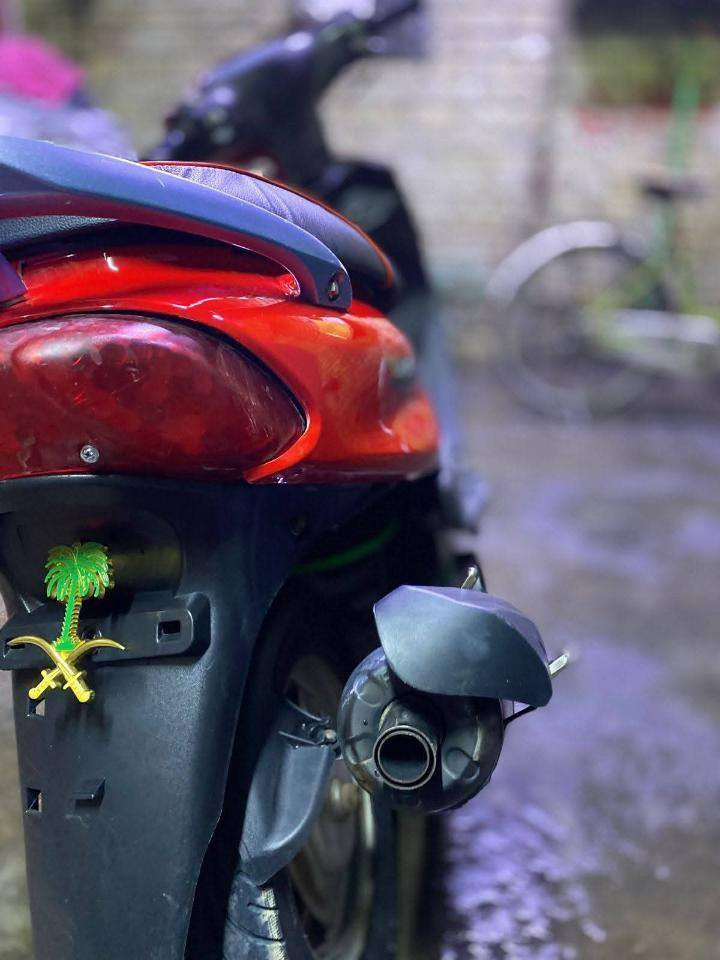 السلام عليكم دراجه ماكس قجمه للبيع بوشه ٥٥ عقل رياضي بيه ٩ نمر صالصه FM دبل جديد تاير جديد فول ملاح  شلعه وعدل شك كاع  دراجه جديد مابيه اي نقص كهربائيات كله شغاله دراجه فول مواصفات مكاني زعفرانيه. سعره ٤٠٠ بيه مجالل
*********** للستفسار
