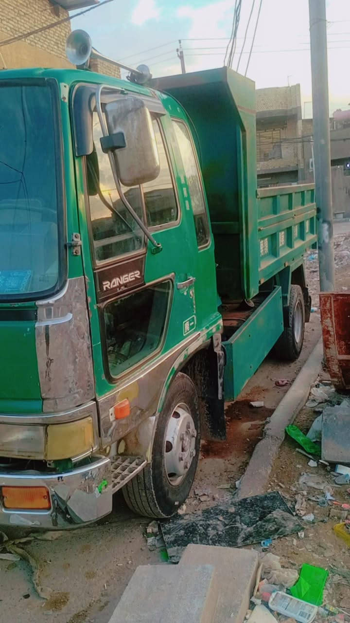 السلام عليكم هينو طيره مكينه ٧٠عادي رقم دياله بسمي موديل ٩٧
السيره مو بلادي قلاب محوره بسنويه قلاب السيره خير من الله لاتبخير لا تنقيس مكانها بغداد البلديات 
اتصل ***********
