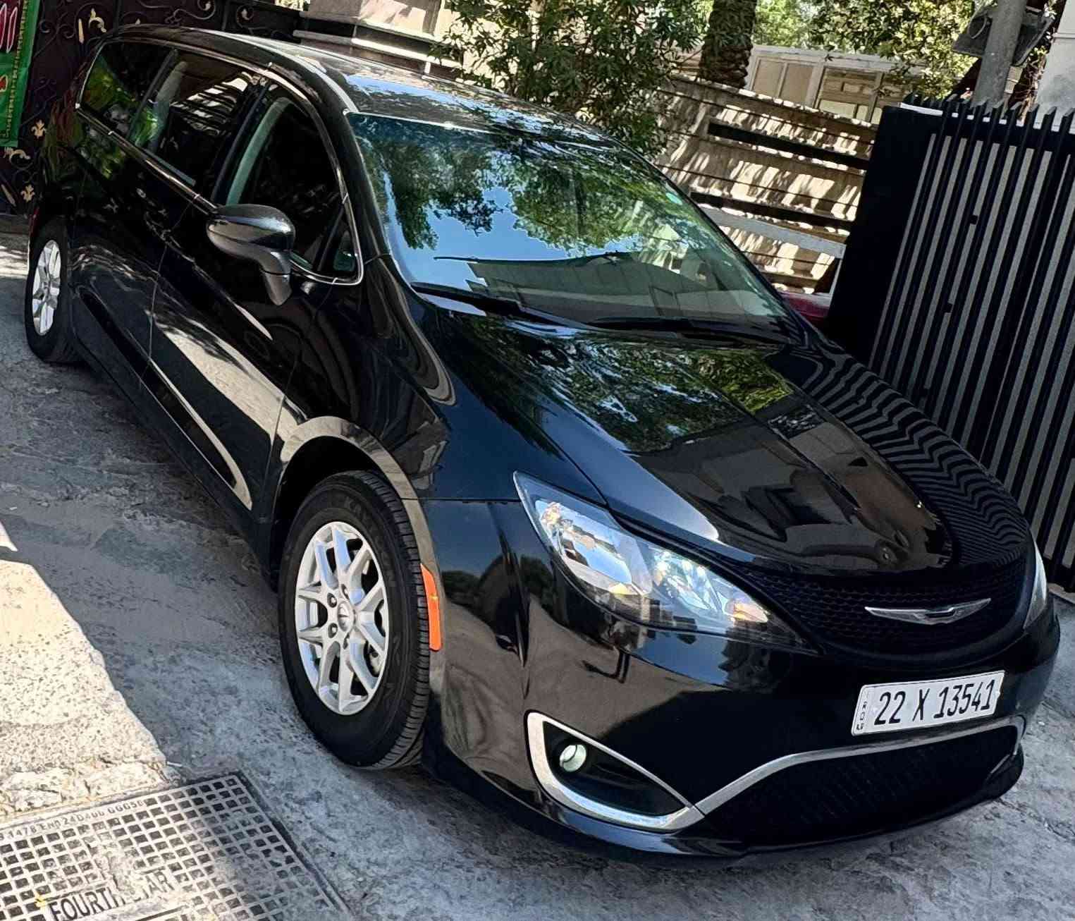 CHRYSLER VOYAGER, LX

للبيع كلايسلر فويجر وارد امريكي موديل 2022

رقم اربيل الجديد
لون اسود♠️♠️♠️

حجم محرك 3600

بصمة تشغيل وابواب بصمة وتشغيل عن بعد 

ابواب سلايد كهربائي ⚡️ 

صندوك كهربائي شفط

رادار امامي تحديد مسار توقف ذاتي 

كشن كهرباء

سيارة حادثه حافت الجاملغ 
وقطعطين كلير امريكا
راديترات لغود شواصي كفاله 

سعر.   179$
للتواصل *********** 
مكان سياره بغداد زيونه بغداد, العراق

